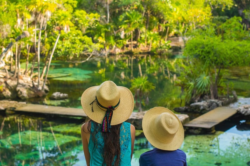 Cenote Dos Ojos, Mexico